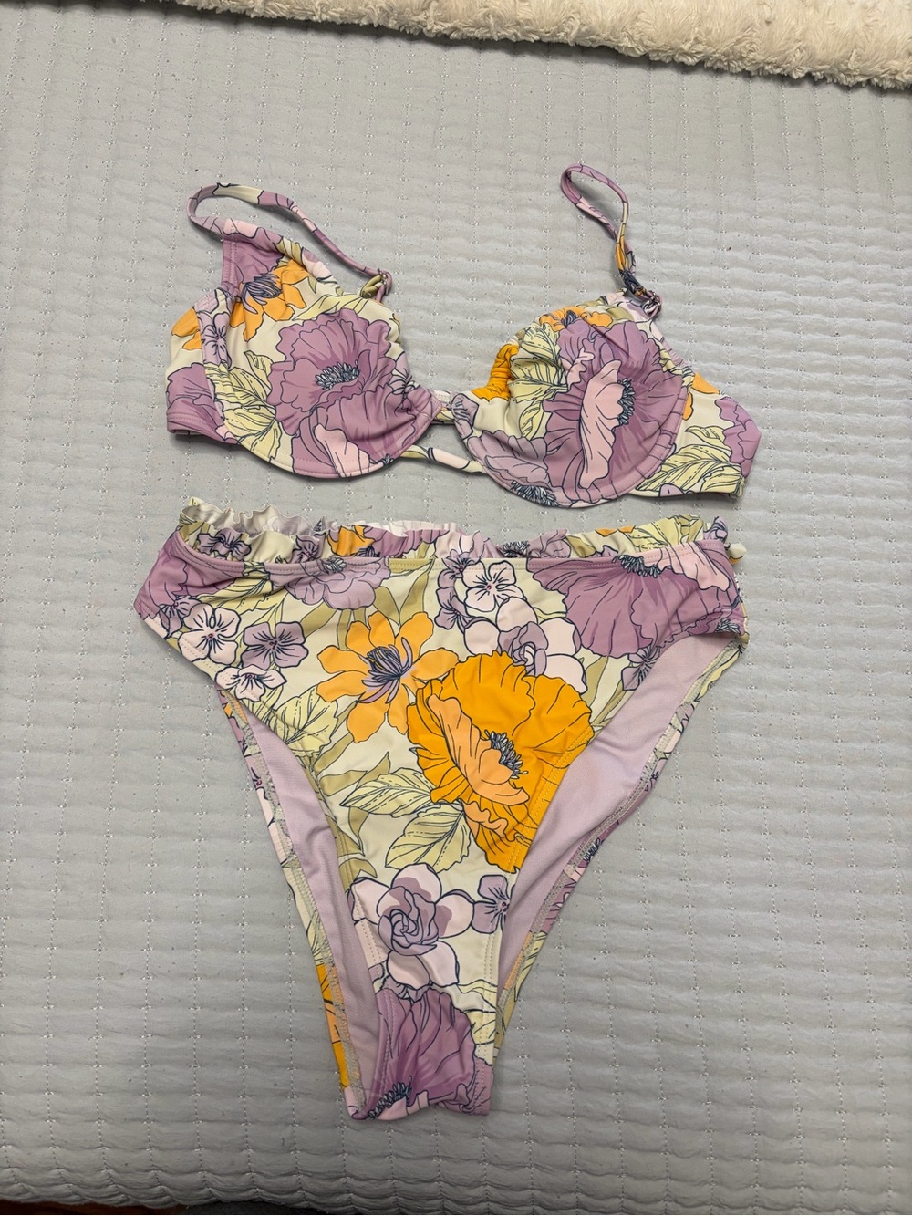 Underwire Top & High Waist Cheeky 2-Piece Bathing Suit